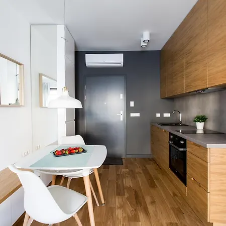 Homewell Dominikanska Апартаменти *